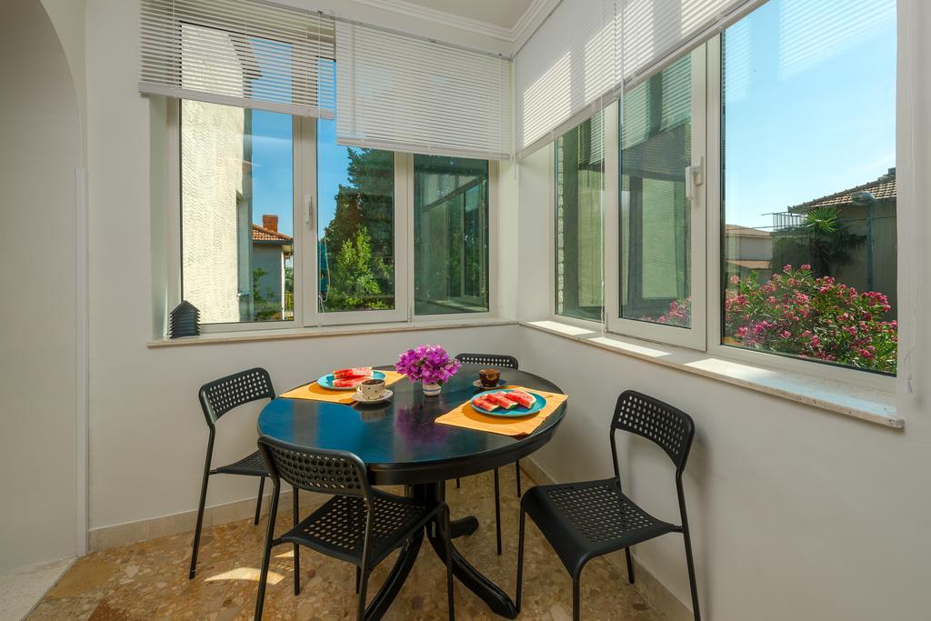 Garden Apartment Kaštela Pokoj fotografie