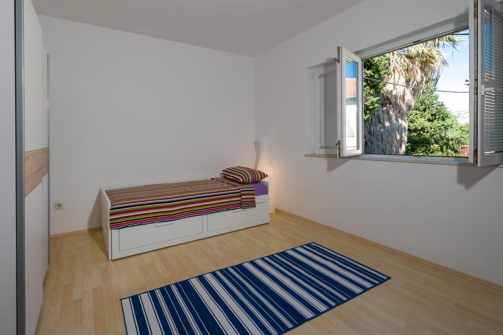 Garden Apartment Kaštela Pokoj fotografie